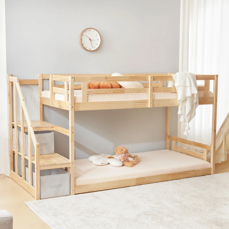Letto a castello in legno massello con scala portaoggetti per bambini | Gemello su gemello
